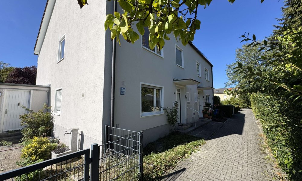 SEEBAUER | Großes saniertes Haus für Familien – 2 Garagen, Wallbox - Photo 5