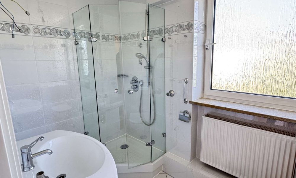 SEEBAUER | Großes saniertes Haus für Familien – 2 Garagen, Wallbox - Foto 4