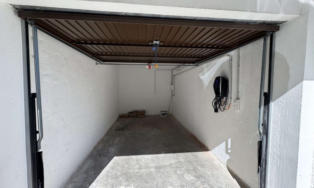 SEEBAUER | Großes saniertes Haus für Familien – 2 Garagen, Wallbox - Photo 4
