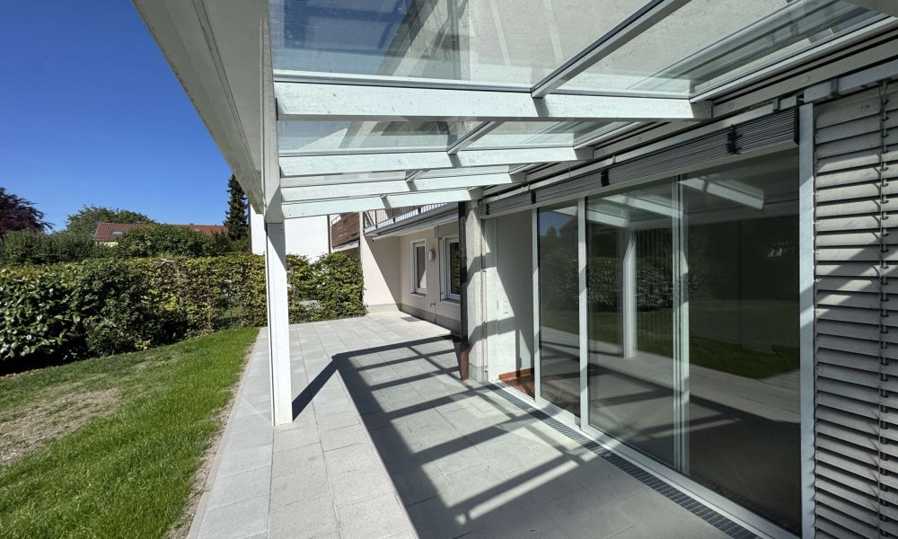 SEEBAUER | Großes saniertes Haus für Familien – 2 Garagen, Wallbox - Photo 2
