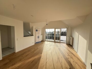 PREISSENKUNG | helle Dachwohnung in Allach – ruhig – frei, 80999 München, Dachgeschosswohnung